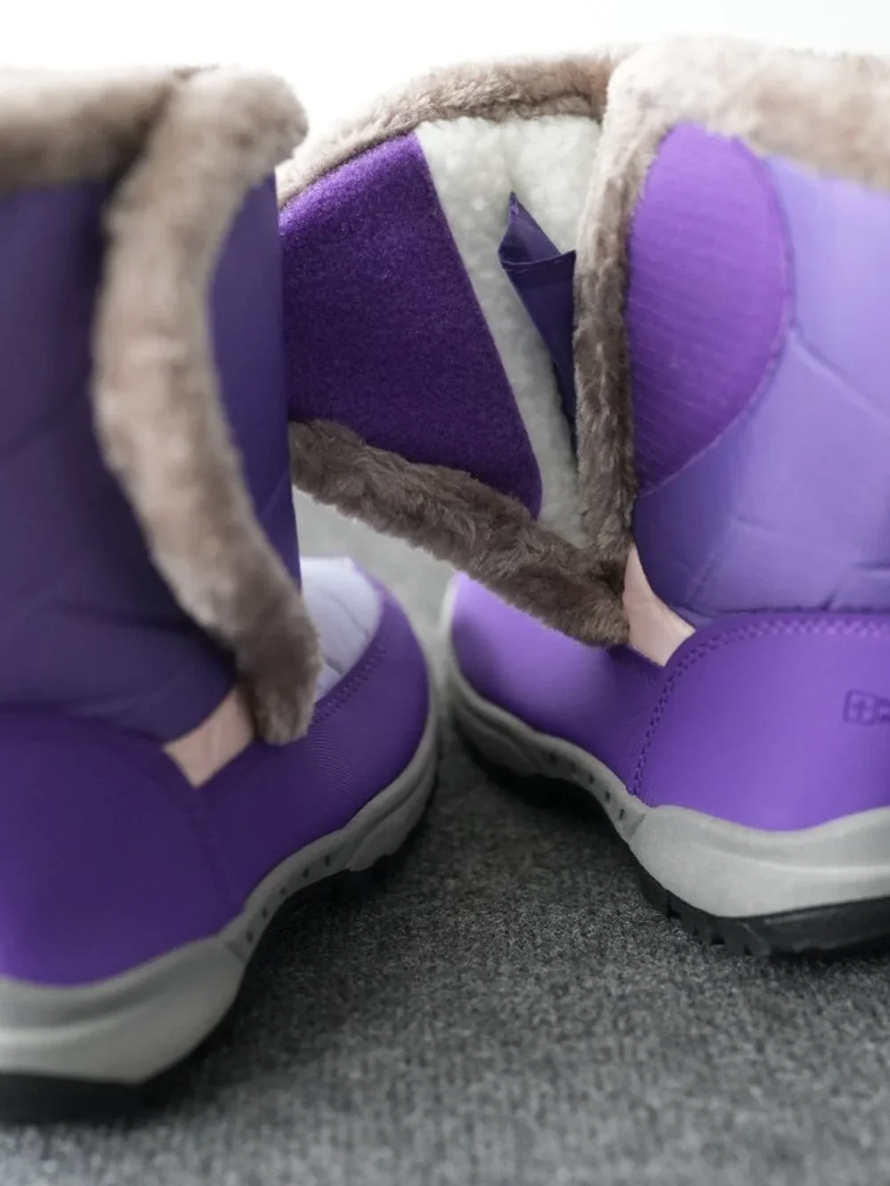 Caribou Faux Fur Trim Adaptive Snow Boots Kids Size 4